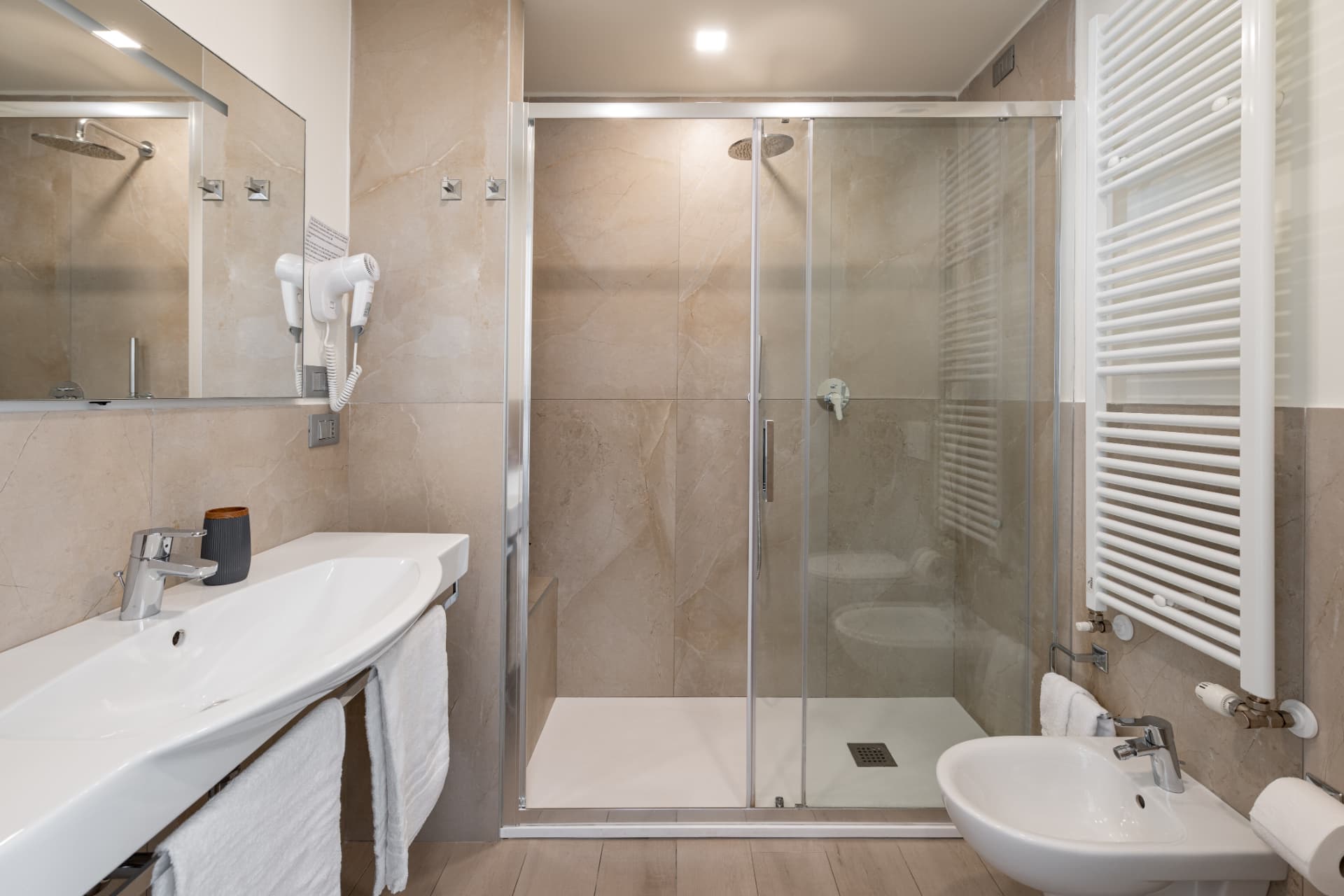 Badezimmer von Smart Room Family, Bologna