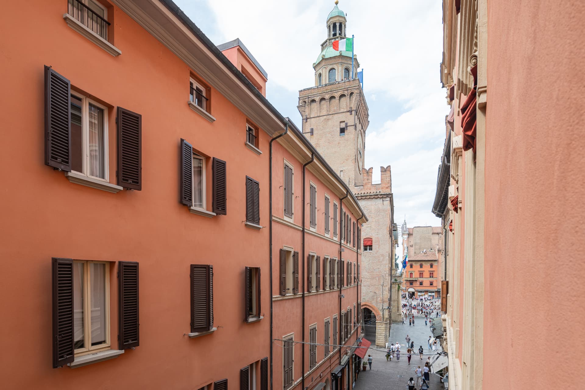 Double bedroom at Suite Garisenda, Bologna